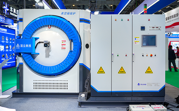 氮化鋁真空燒結(jié)爐 (2).jpg 氮化鋁真空燒結(jié)爐 (2).jpg